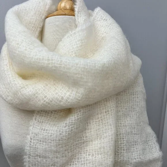 White Delicate Scottish Edinburgh Woolen Mill 100% Wool - Picture 8 of 8